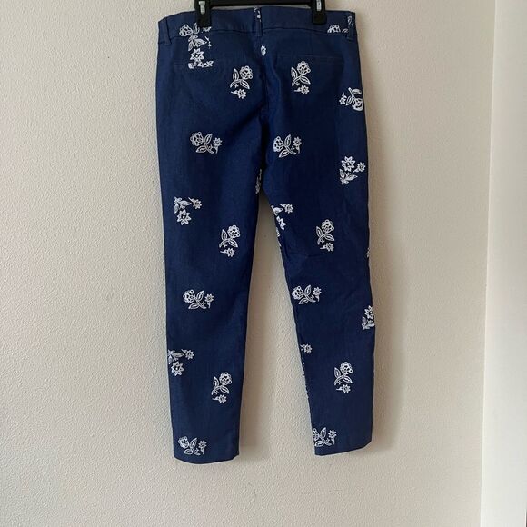 Women’s Old Navy Pixie Mid Rise pants floral size 6 - Picture 2 of 6